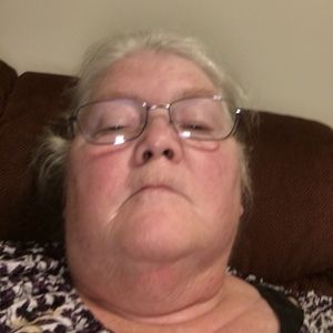 Meet your Posher, Lois